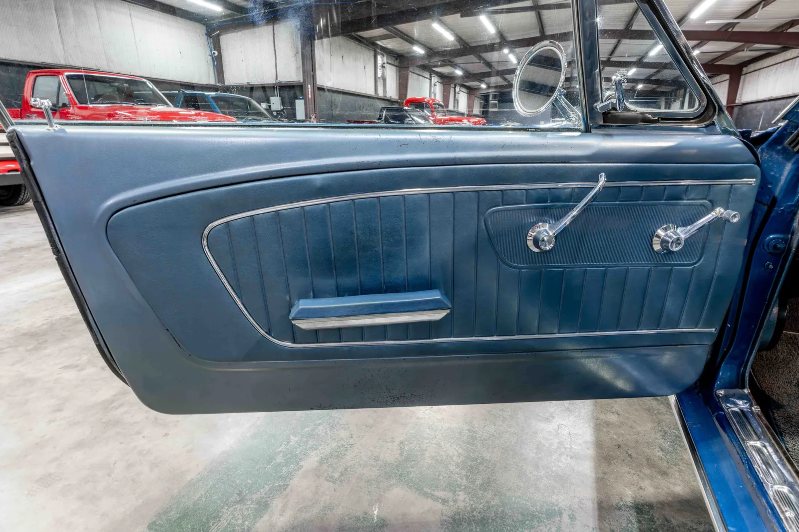 1965-Ford-Mustang-Caspian Blue Metallic-293064-44.jpg